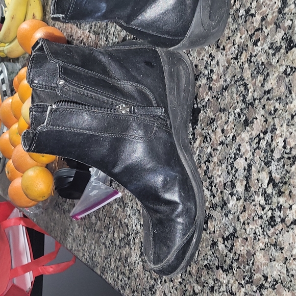 Lifestyle 360 women's size 11 black ankle boots w small rubber heel and expanada - Picture 4 of 6